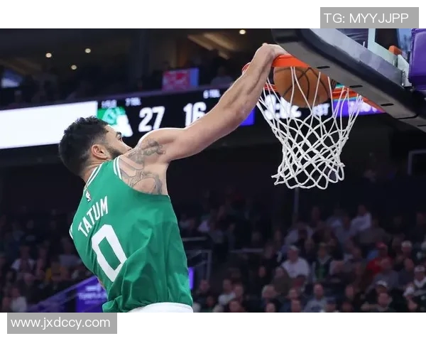 塔图姆受伤离场 尼克斯拿到赛点