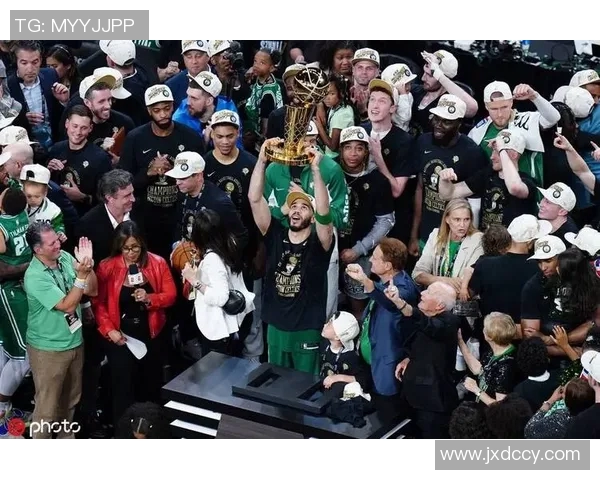 凯尔特人终结骑士开季15连胜 塔图姆砍33+12+7