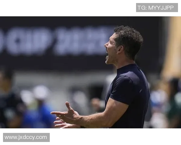 斯普利特炮轰裁判：球员倒地应优先检查伤情