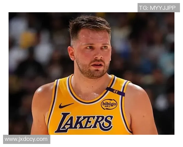 湖人轰26+3+4逆转太阳，惹怒詹姆斯的下场很难看，球王东契奇25投18铁躺赢