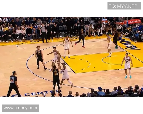 [2026年01月17日]里弗斯谈库兹马疯狂出手三分原因：他每天都在练，并在持续进步